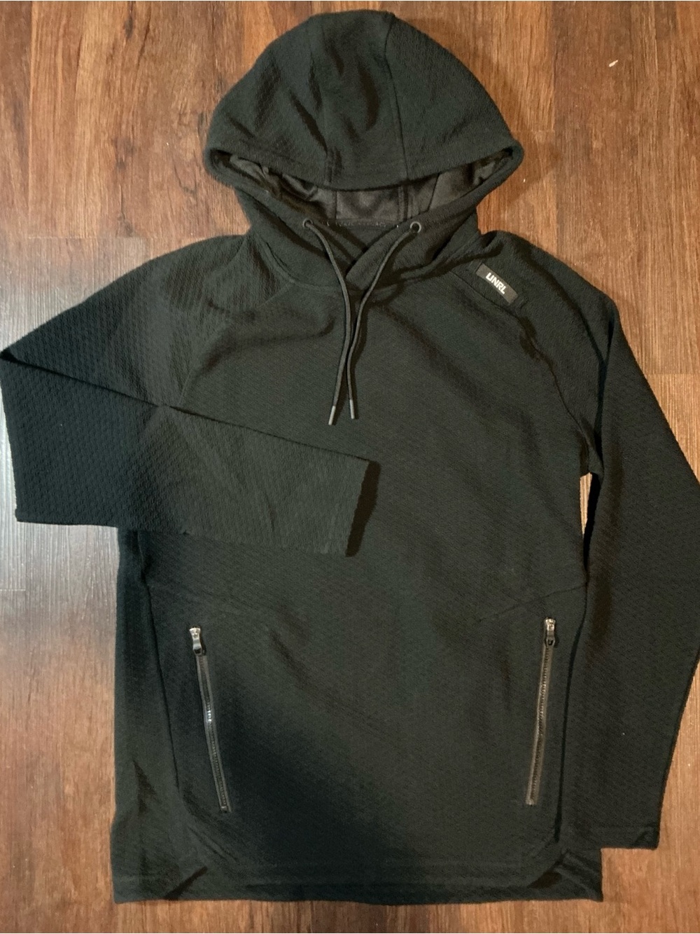 UNRL ELEVATION textured hoodie NWT Small